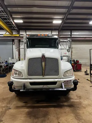 USED 2014 Kenworth T370