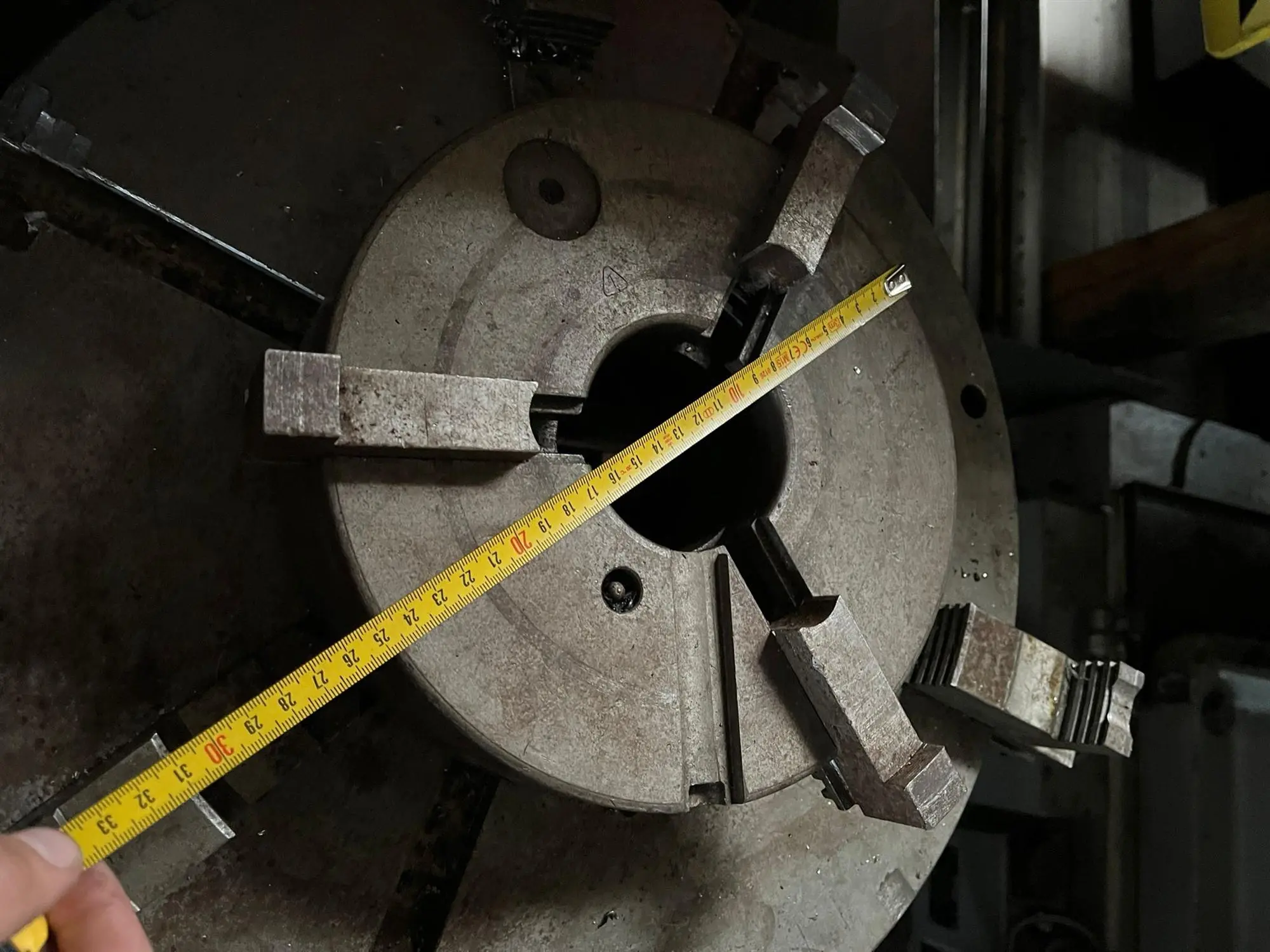 USED CHUCKS DIA 250 MM/ BORE 85 MM