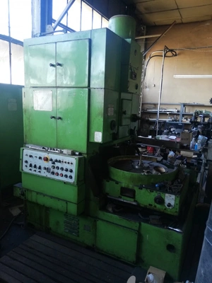 KOMSOMOLETZ Semi-automatic Gear Shaper, in very working condition, visible under power, VIDEOS
