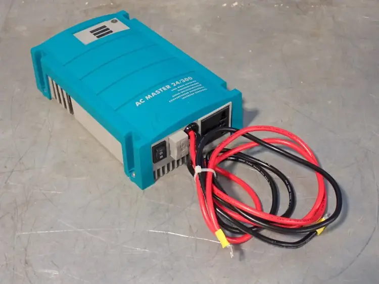 Used MASTERVOLT 28020300 Power Inverters Ohio US | HGR 24 #1187089