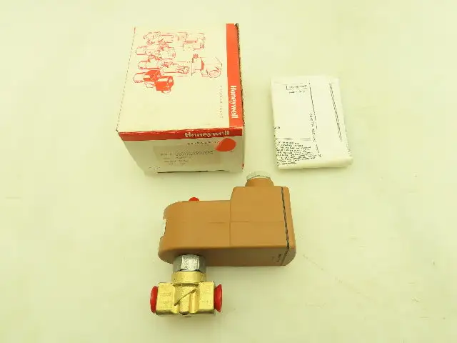 Honeywell Skinner U131K04900885 Solenoid Valve 2-Way NC 28VDC 150 PSI 1/4" NPT