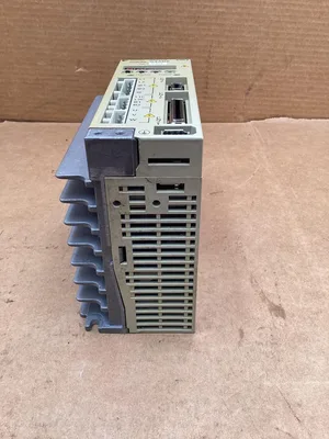 USED YASKAWA SGDM-04ADA