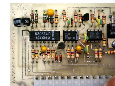 LONGFORD ELECTRONIC E7025 CONTROL BOARD