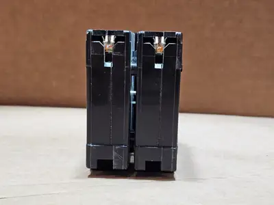 USED SCHNEIDER ELECTRIC CHOM220