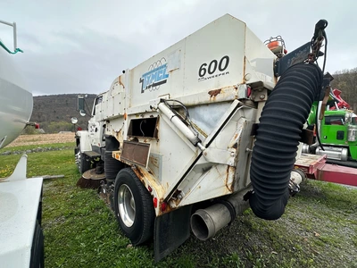 Used 1997 FORD L900 Street Sweeper Pennsylvania US | Proxy Equipment #1385051