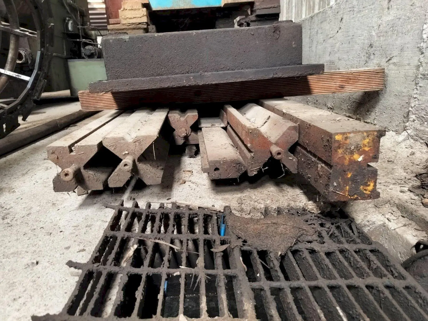 192" X 4-3/4" X 4-3/4" 3-WAY PRESS BRAKE DIE. STOCK # 0778225