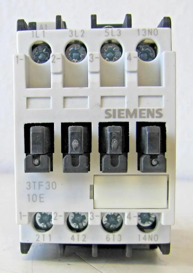 Siemens 3TF30 10E 9A Contactor 3 Pole 1 NO Contact 400V with 220V Coil