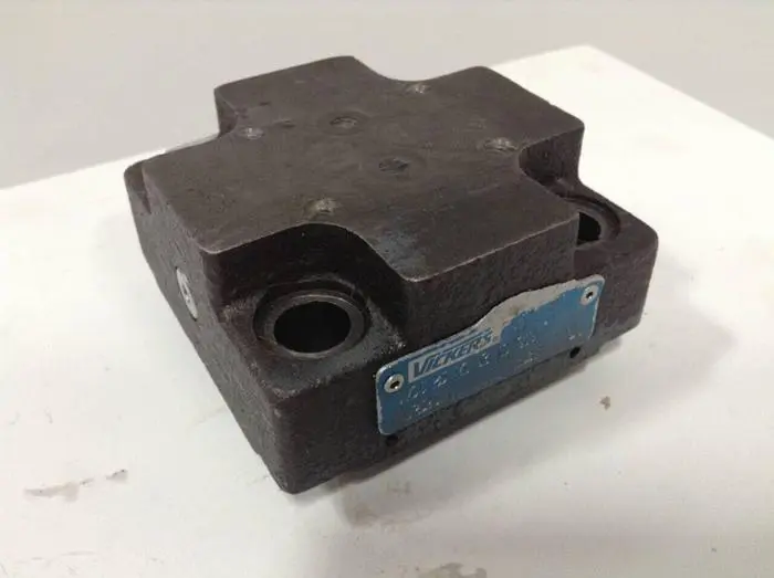 USED VICKERS CVCS25D1S210S19