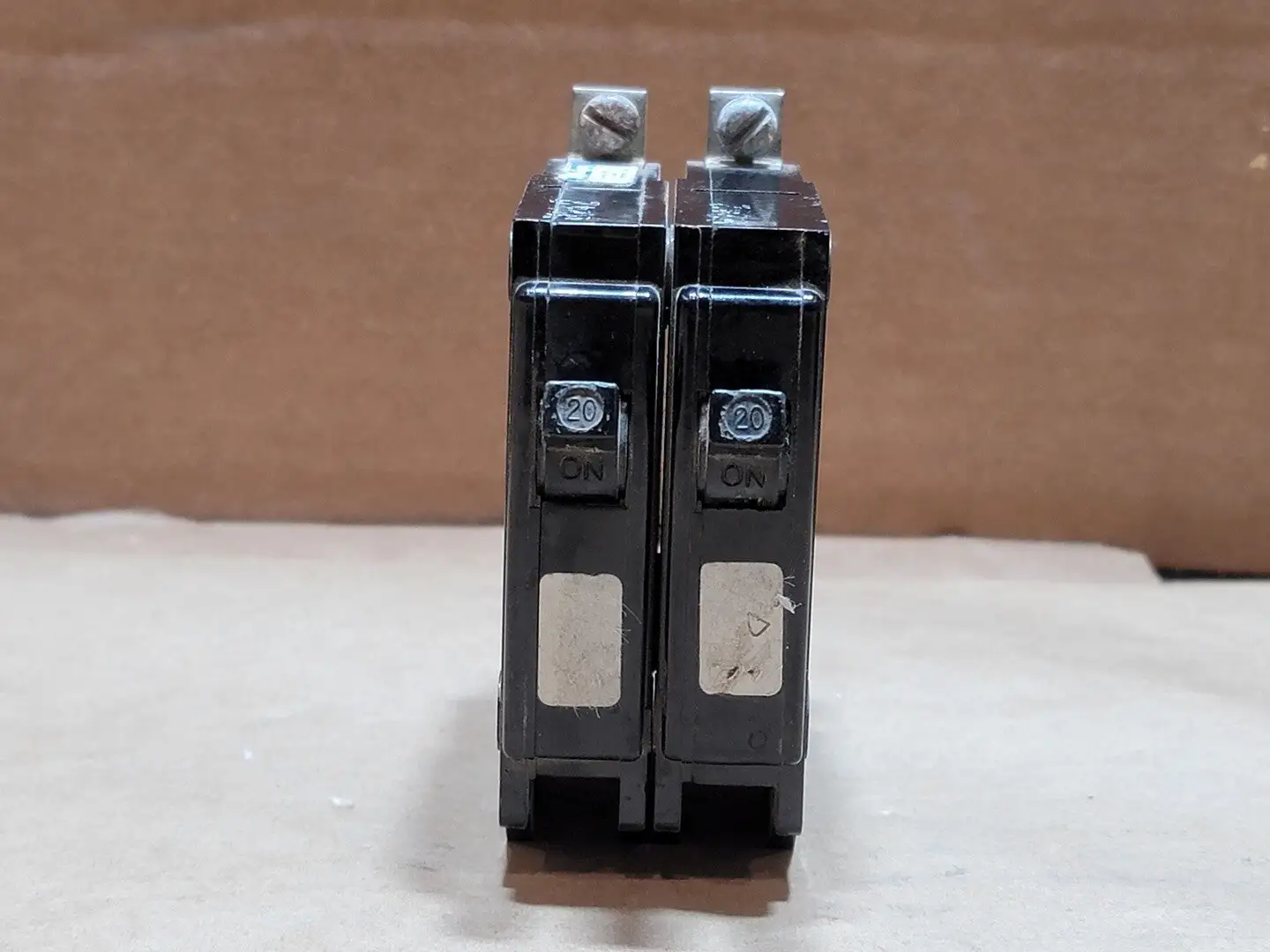 20 Amp, 2 Pole, 120/240 Volts CIrcuit Breaker