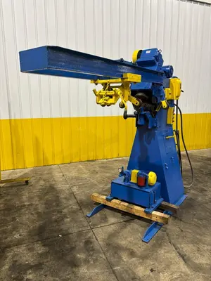 1/4" CAPACITY BLUE VALLEY MODEL #FLANGER-T-588 FLANGING MACHINE: YOBRO #24453