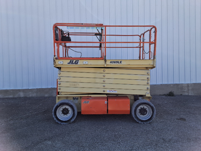 USED 2014 JLG 4069LE