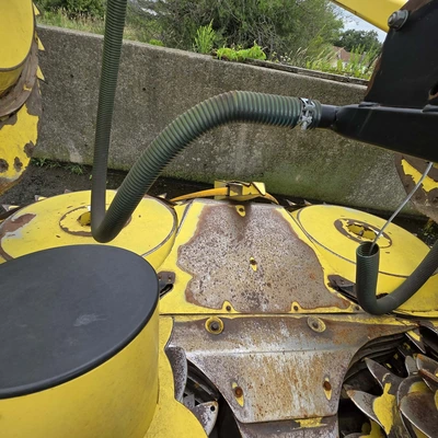 JOHN DEERE 8800 chopper | Iron Listing (44)