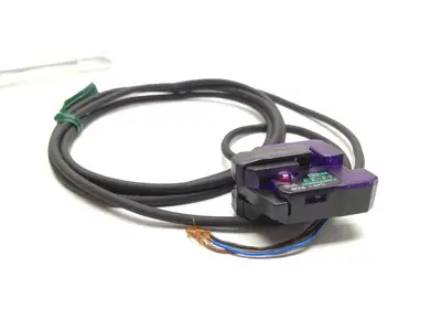 New | in-Stock SunX Liquid Level Tube Mount Sensor Photoelectric Sensors Michigan US | Maverick Industrial Sales #1397296