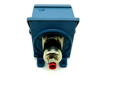 NEW UNITED ELECTRIC J402-13656 PRESSURE SWITCH J40213656