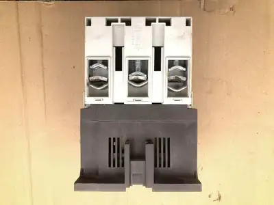 SIEMENS SIRIUS 3RT1056-6AF36 3 Pole Power Contactor AC-3 185 A, 90 kW / 400 V AC