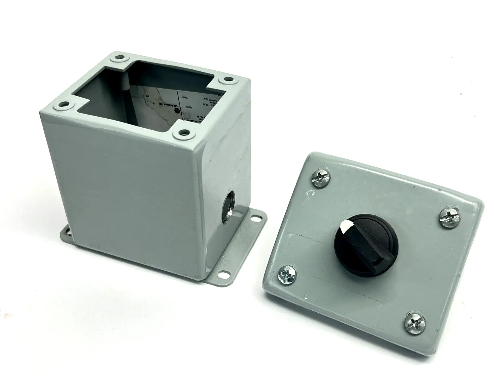 E1PBGXM | Hoffman  Enclosure w/ 800FP-SM22 2-Position Switch 800F-ALP 800F-X10 - Used