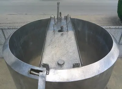 SPC9284  Tank 800 gallon vertical tank, Stainless Steel, convex