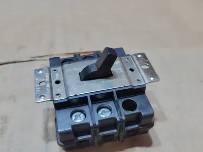 Used LEVITON MS603 Misc Electrical & Power Parts British Columbia CA | Lenmark #1439396