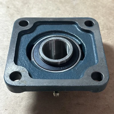NEW AMI Bearings UCF206