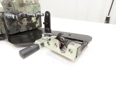 Hyster E80XN Forklift Hydraulic 4-Lever Spool Valve Forklift Mast Control