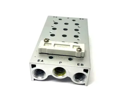 SS5Y5-20-05-00N | SMC  Pneumatic Valve Manifold/Base, 5-Stations, 1/4" NPT - Used