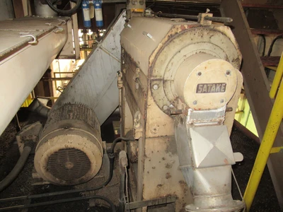 Satake rice sizer w/ screw conveyor