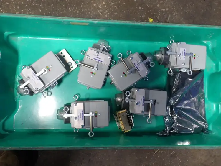 Used CMH INDUSTRIES _UNKNOWN_ Relays & Switches Ohio US | HGR 24 #882462