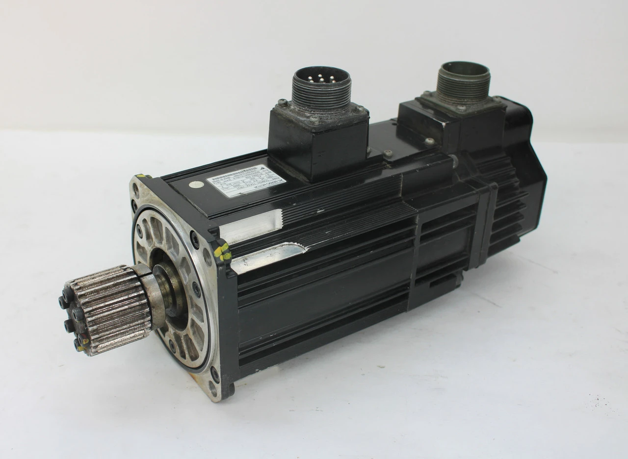 USED YASKAWA ELECTRIC SGMSH-15A2A-YR31