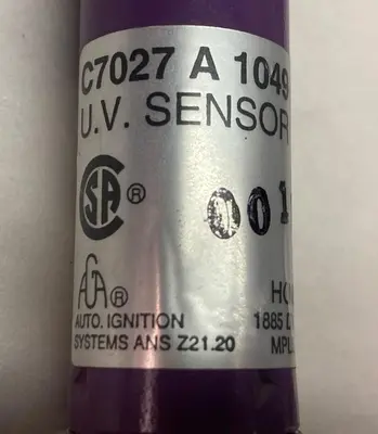 New | in-Stock HONEYWELL C7027 A 1049 HVAC Parts and Equipment | Surplus Asset Holdings #1196138