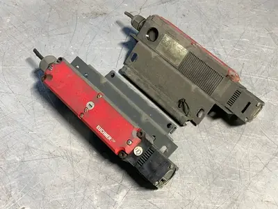 Used EUCHNER TP44141K110M & TP44141M120C2486 Relays & Switches Ohio US | HGR 24 #1326000