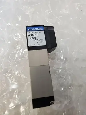 KOGANEI AIR VALVE A040E1-34W QTY 2