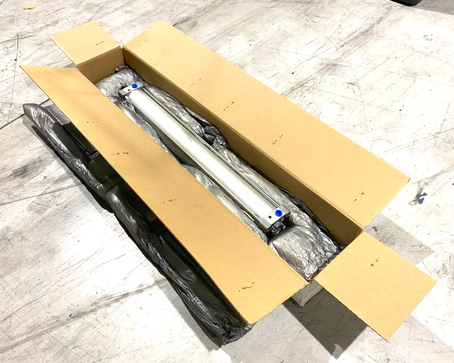 MDBB100-800Z-M9BAM | SMC  Tie Rod Base Cylinder 800mm Stroke - New Other