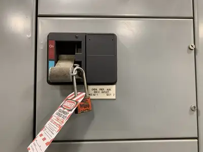 Five Star Motor Control Center (MCC), 600V Max., 1000A, 21 Buckets
