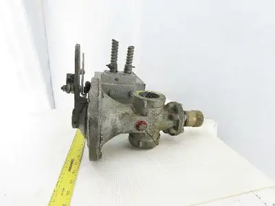 Barber-Coleman EA57 Actuator 0.65A 120V 60Hz 40W W/1008A-3 1-1/2 NPT Gas Valve