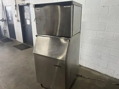 USED SCOTSMAN (BIN)/ARI (COMPRESSOR) C0530MA-1A (COMPRESSOR)/BH550S-C (BIN)