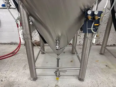 USED GLACIER TANKS 30 FV