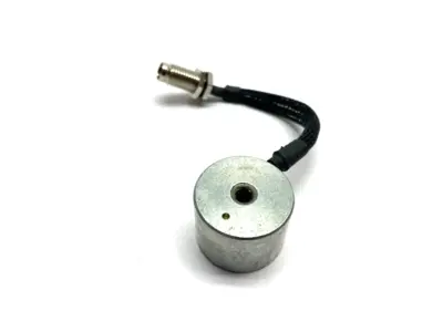 USED MAG-MATE ROUND ELECTROMAGNET, 10-32 TAP, 1" DIA, 0.75" WIDE, 24VDC, 1.4W