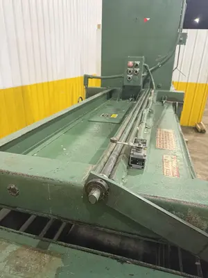 30" X 42" BALEMASTER MODEL #360A CLOSED DOOR HORIZONTAL HYDRAULIC BALER: YOBRO #25089