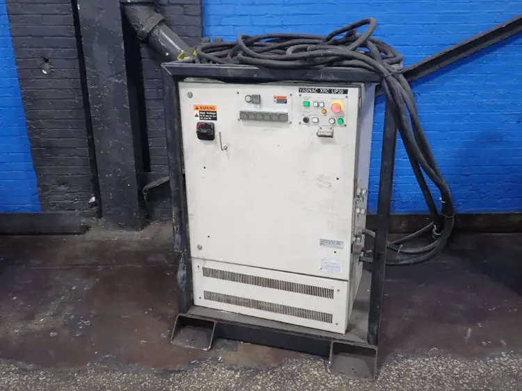 Used 2001 YASKAWA ELECTRIC CORPORATION YASNACXRCUP20 Robots Ohio US | HGR 24 #870803