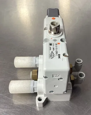 SMC EVS1-01-FG-S-3ZRM0-Q Solenoid Valve 0.15 - 1.0MPa with Manifold 6C-12