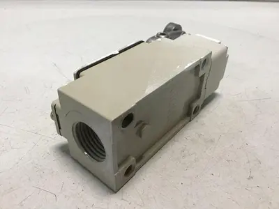 USED YAMATAKE LJA10-11A21N-003