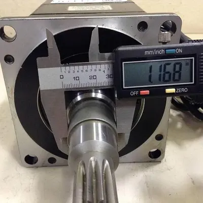 USED YASKAWA SGMP-08AWYR11