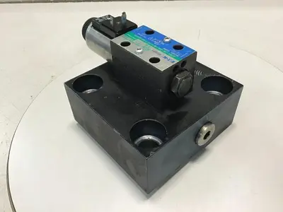 USED VICKERS DG4V-3S-2AL-M-U-HL7-60-EN490