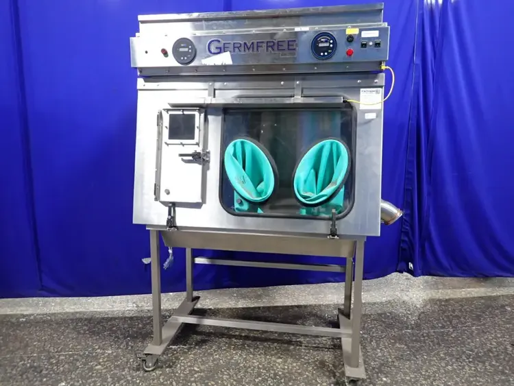 Used 2019 GERMFREE LABORATORIES VF4USP Glove Boxes Ohio US | HGR 24 #779132