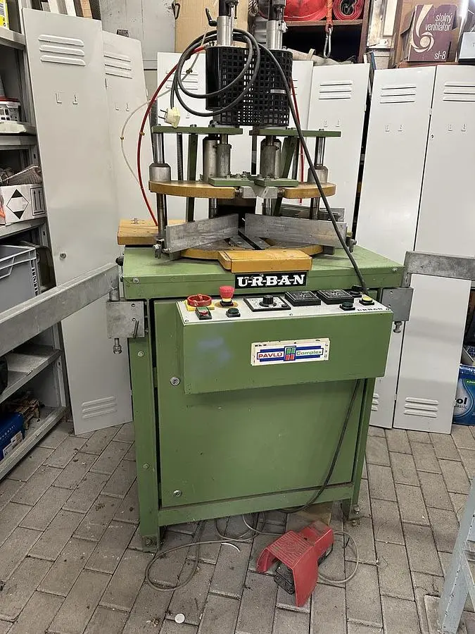 Used 1997 URBAN AKS 1105 Hot Plate Welders CZ | Amaron s.r.o. #1061723