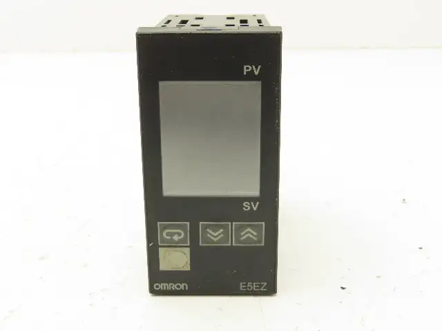 Omron E5EZ-Q3 Digital Temperature Controller 100-240V 2A