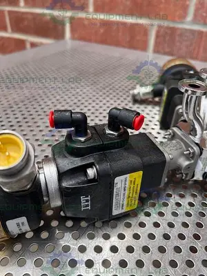 USED 3 ITT ADVANTAGE 4 WAY STAINLESS STEEL DIAPHRAGM VALVES W/ VALVE POSITIONER