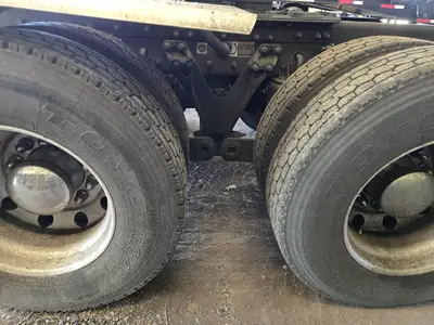 USED 2014 KENWORTH T800