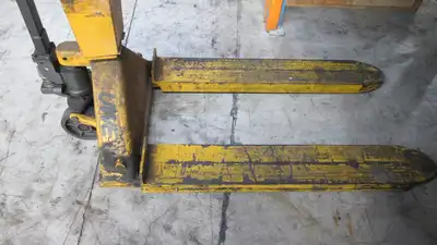 Used _UNKNOWN_ _UNKNOWN_ Pallet Trucks TW | Apex Group #1551838