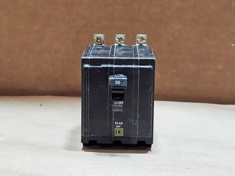 Used SQUARE D QOB330 Switchgears British Columbia CA | Lenmark #1438563